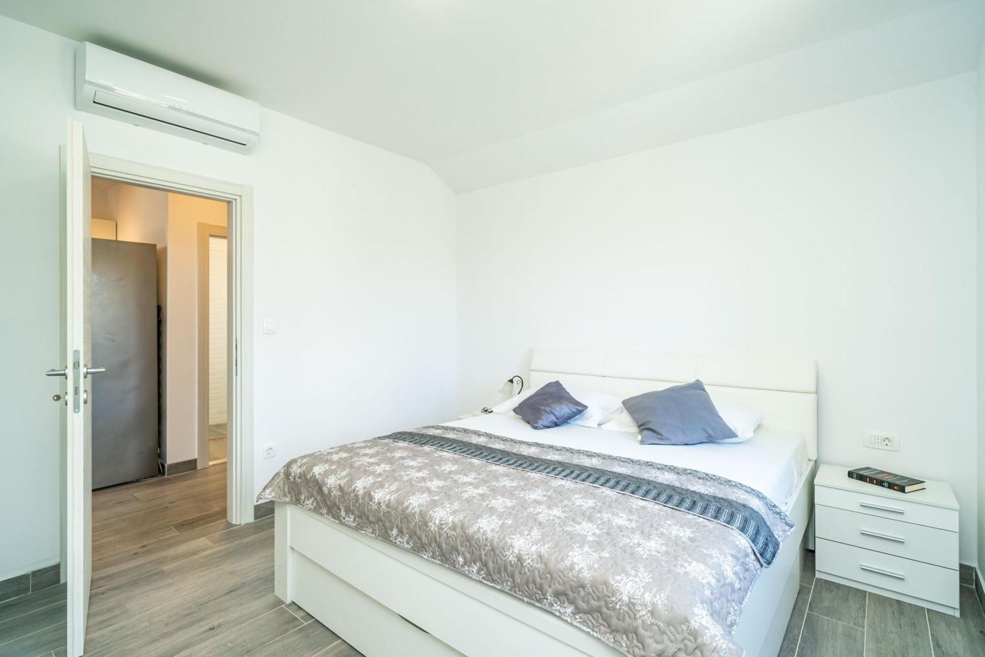 Apartments Amalija Čilipi Chambre photo